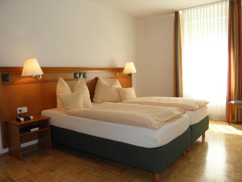 Residenz&Hotel Am Kurpark Schlangenbad Zimmer foto